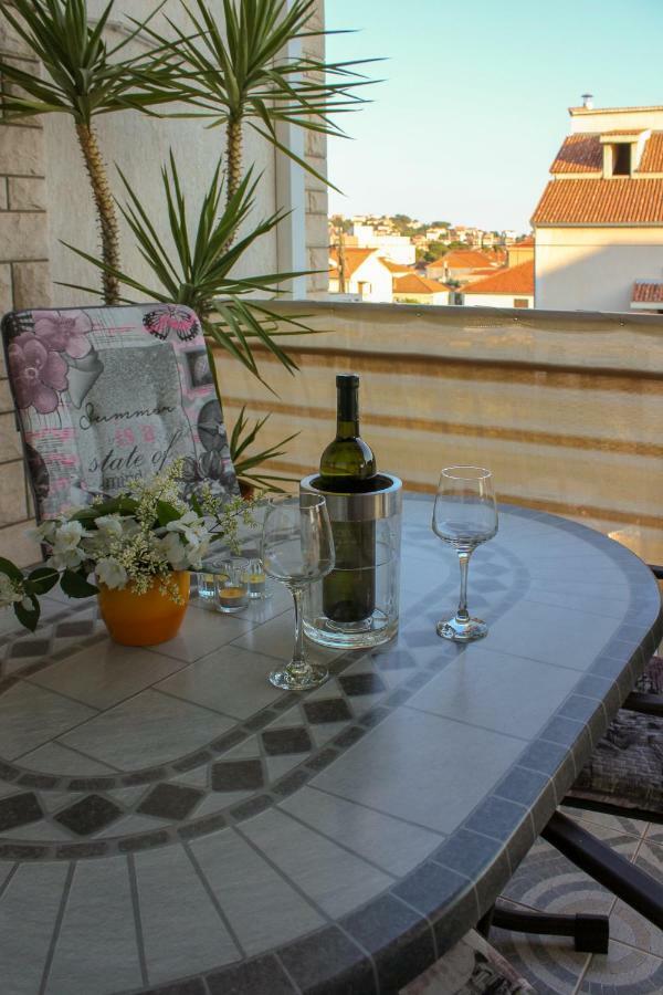 Apartments Hrabar Trogir Exterior foto